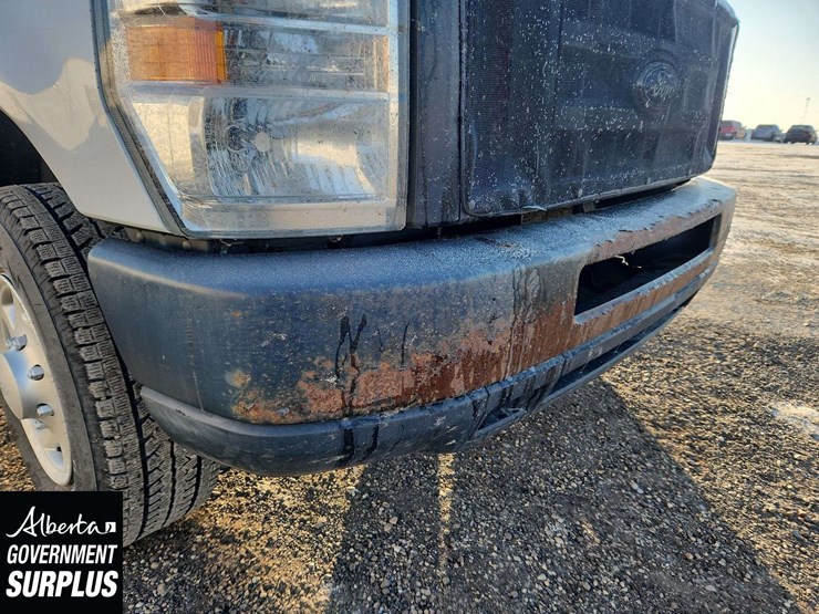 2014-ford-cargo-image-32