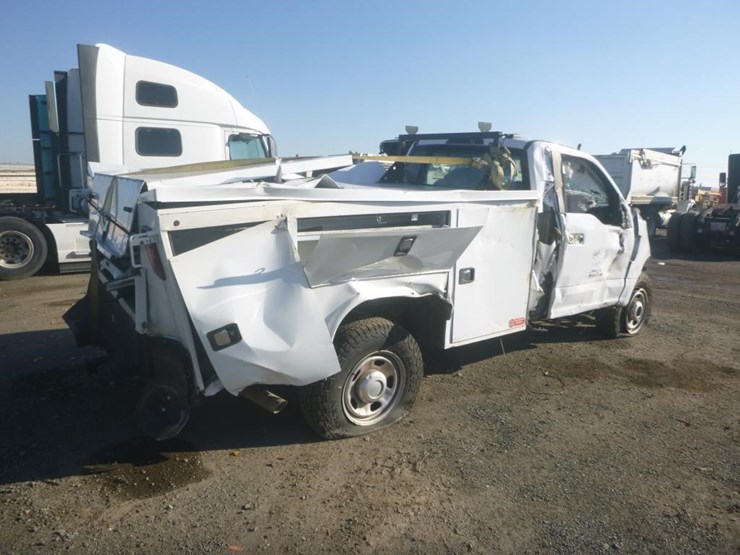 2021-ford-f350-image-3