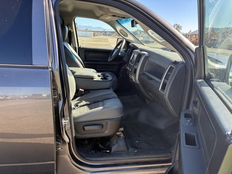 2016-dodge-1500-image-8