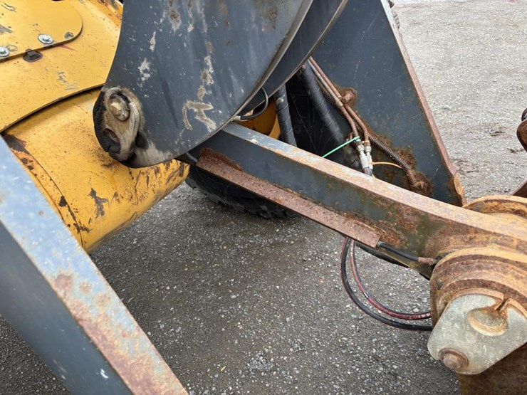 2005-deere-624j-image-17