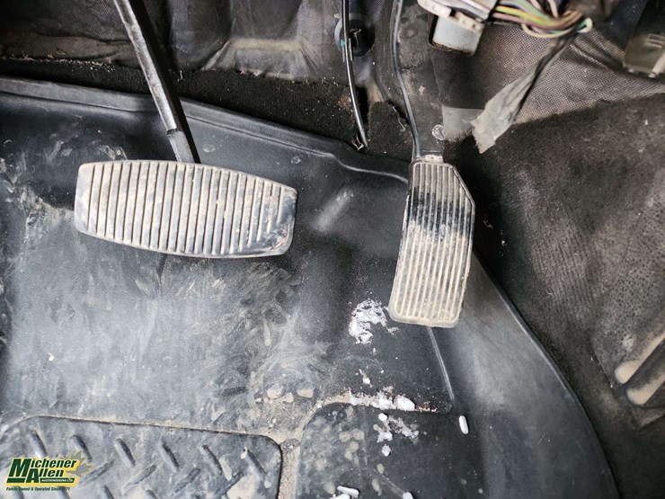 2014-ford-f350-sd-image-26