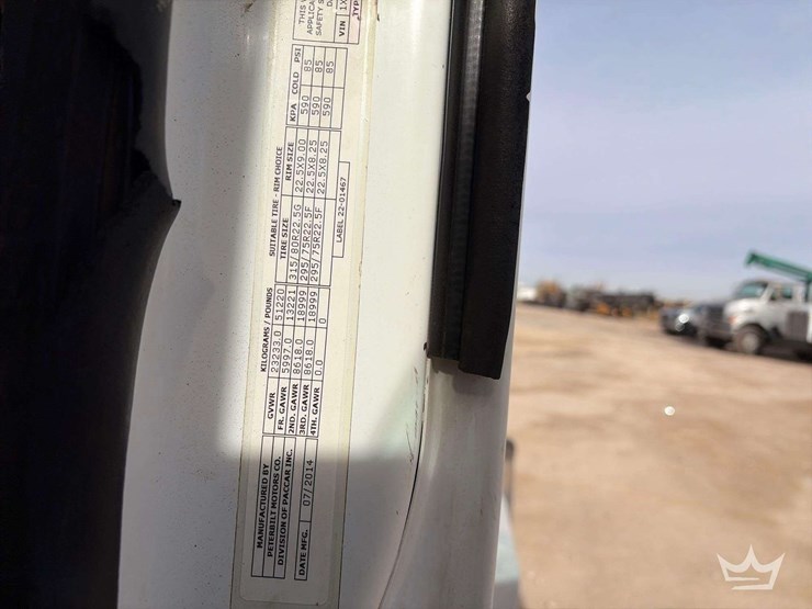 2015-peterbilt-567-image-6