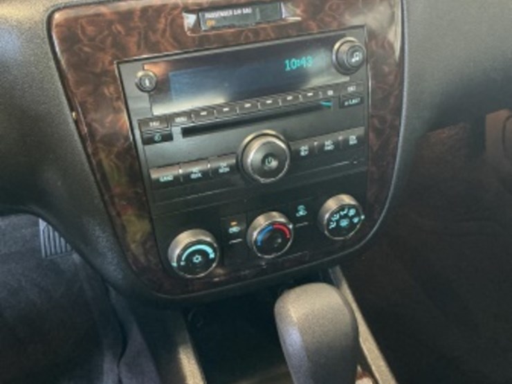 2014-chevrolet-impala-sdn-image-17