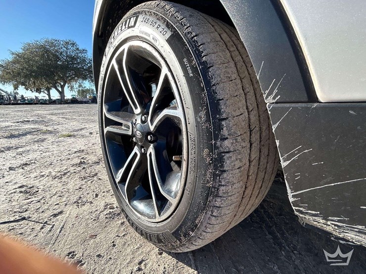 2014-ford-explorer-image-26