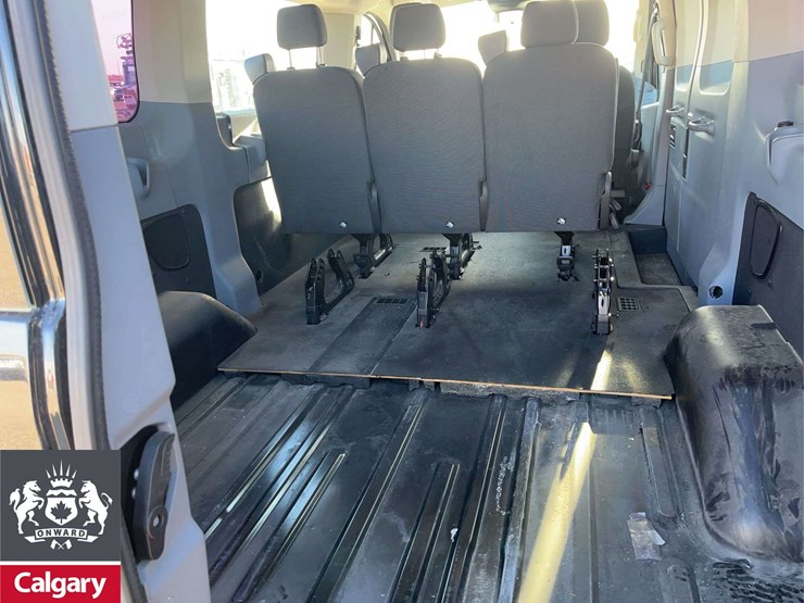 2016-ford-transit-image-16