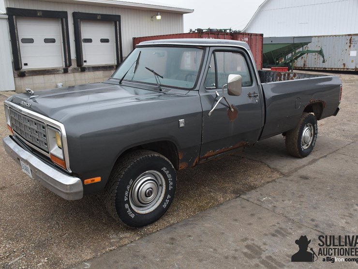 1984-dodge-w350-image-9