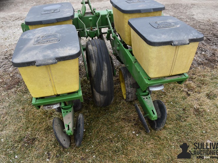 john-deere-2r30-planter-image-15