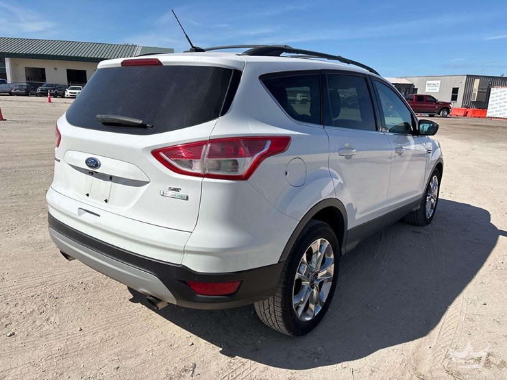 2014-ford-escape-se-image-2