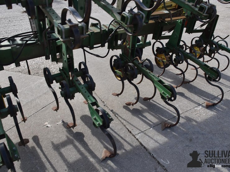 john-deere-845-image-19