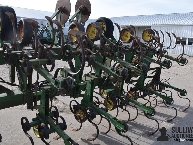 john-deere-845-image-17