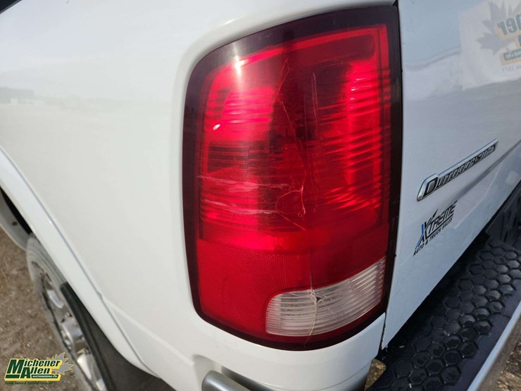 2017-dodge-2500-image-43