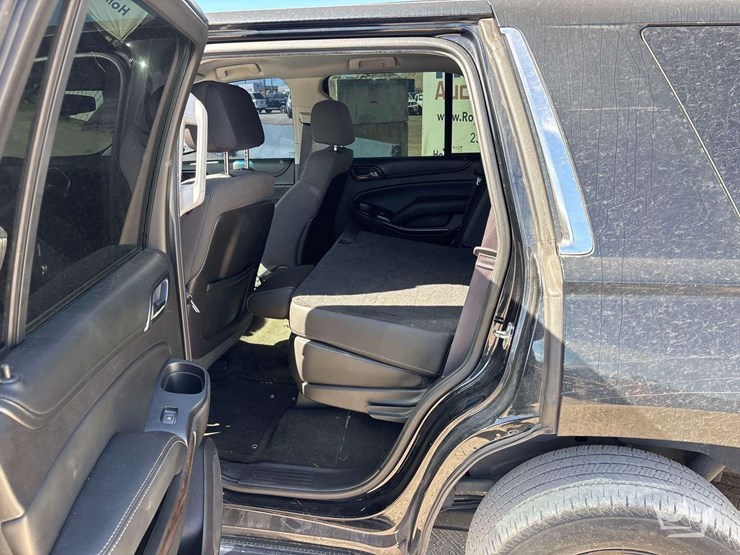 2015-chevrolet-tahoe-image-17