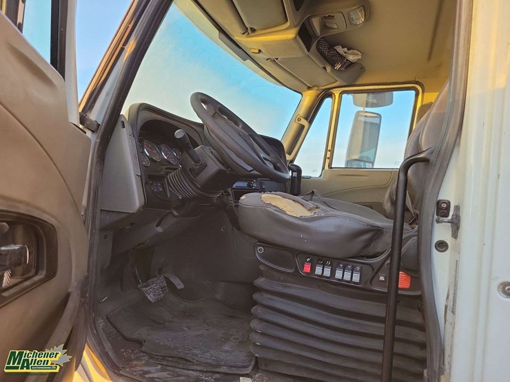 2015-international-prostar-image-14