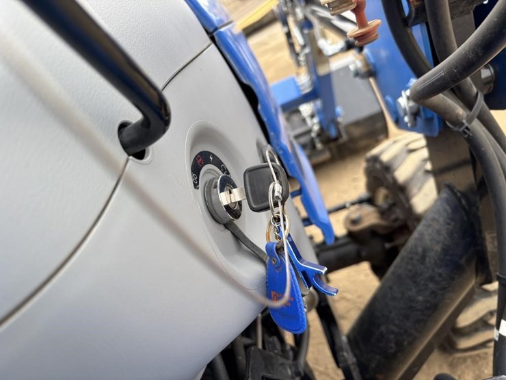 2021-new-holland-workmaster-25-image-30