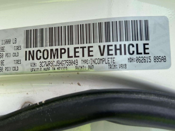 2017-dodge-3500-image-5