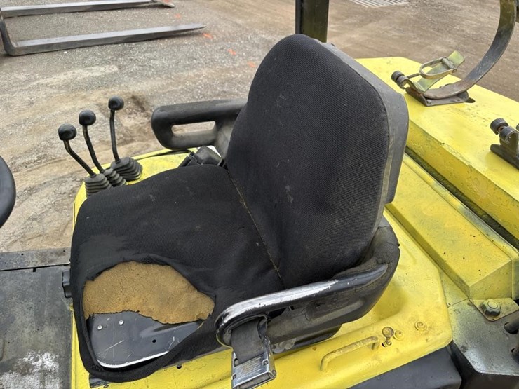 yale-glc080lgnae095-forklift-image-17