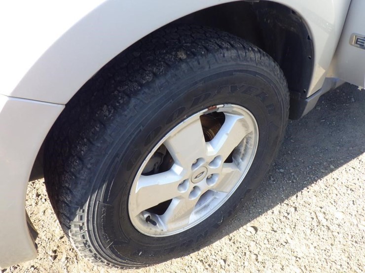 2008-ford-escape-image-13