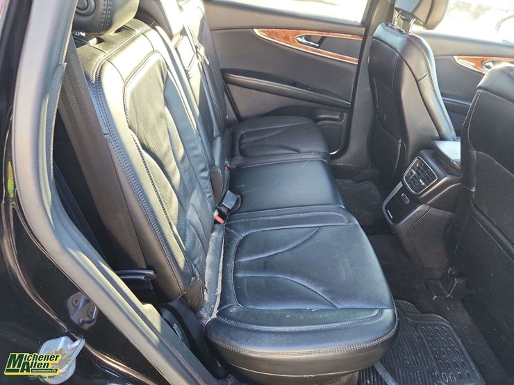 2016-lincoln-mkx-image-17