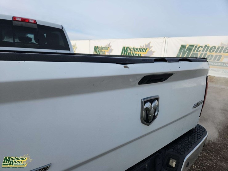 2017-dodge-2500-image-44