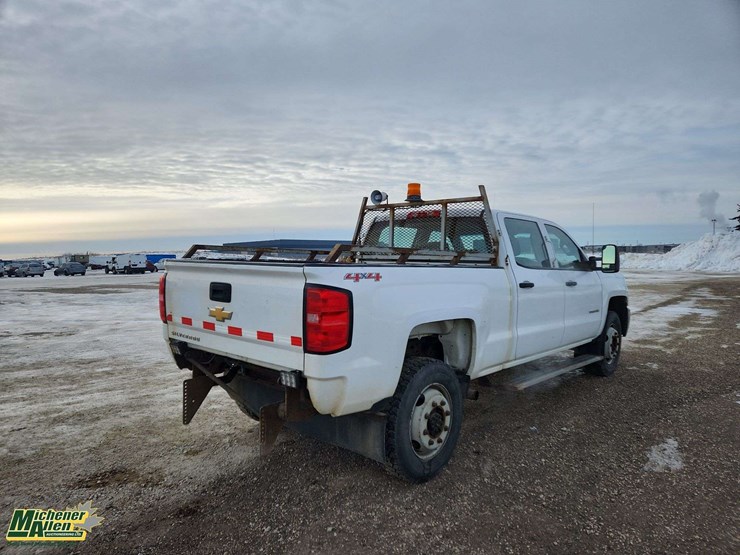 2015-chevrolet-silverado-2500hd-image-4
