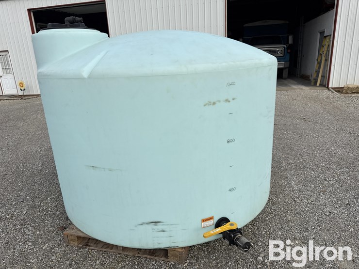 norwesco-1,550-gal-liquid-storage-tank-image-1