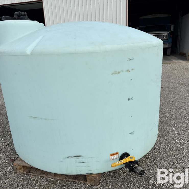 Norwesco 1,550 Gal Liquid Storage Tank