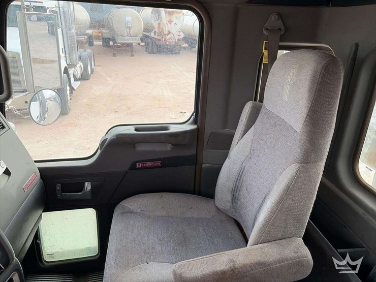 2014-kenworth-t800-image-21