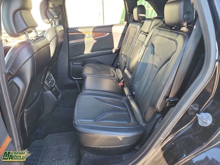 2016-lincoln-mkx-image-15