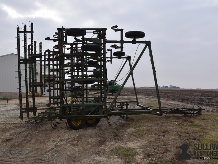 john-deere-1050-image-4