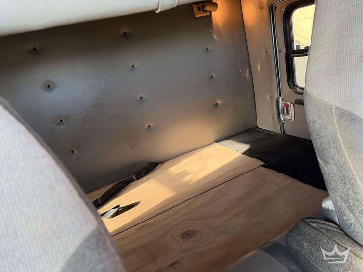 2013-kenworth-t800-image-24