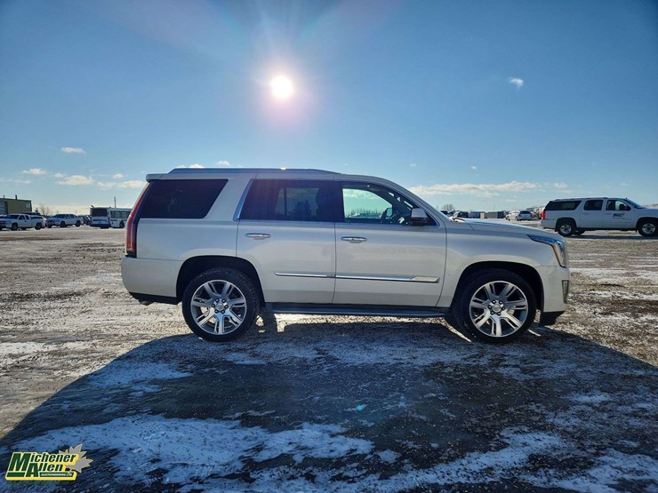 2015-cadillac-escalade-image-8