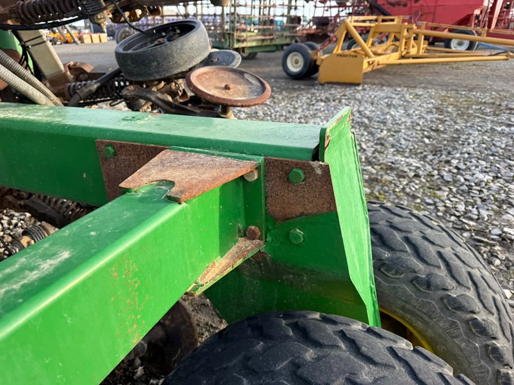 john-deere-1890-image-33