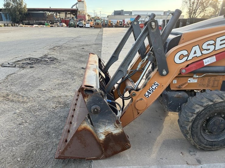 2017-case-580sn-image-5