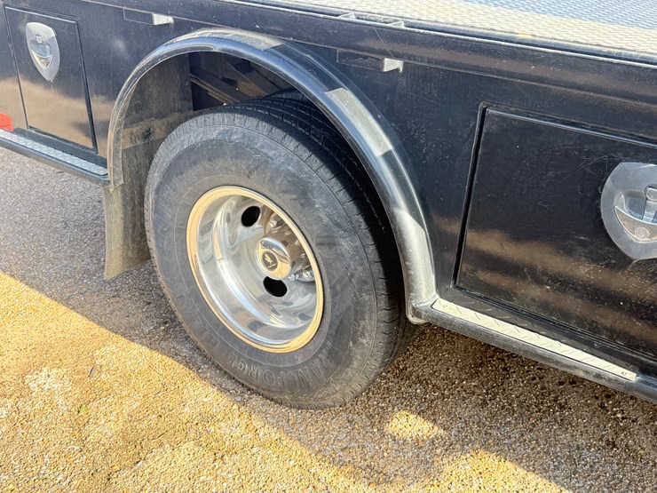 2006-gmc-3500-image-7