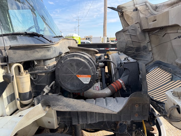 2008-international-durastar-4300-image-13