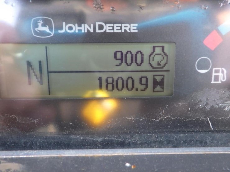 john-deere-210-image-25