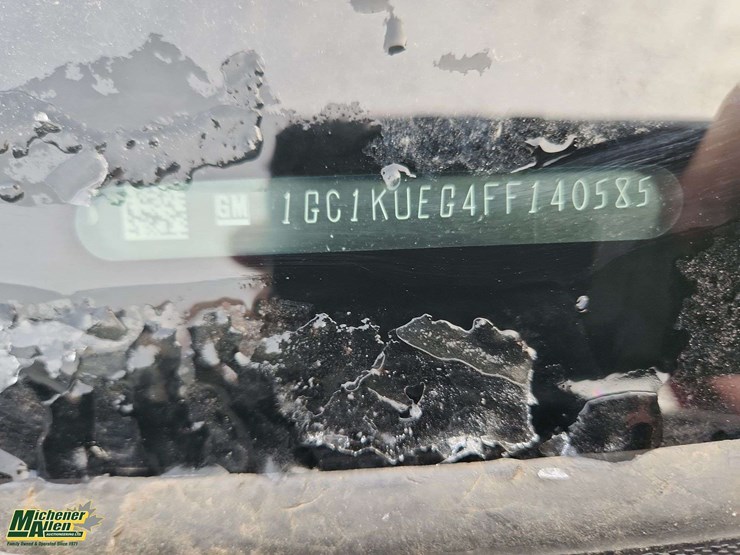 2015-chevrolet-silverado-2500hd-image-37