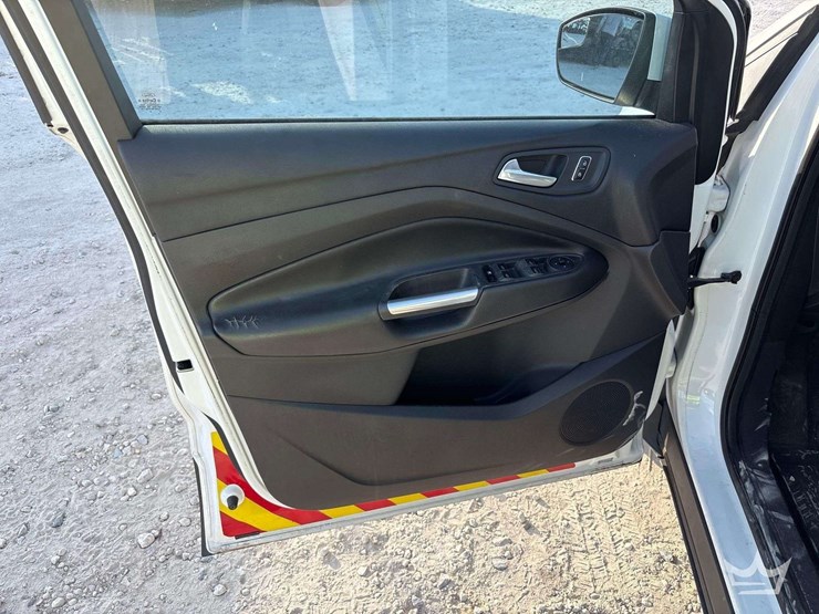 2013-ford-escape-image-11