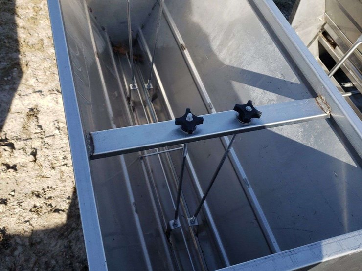8-hole-stainless-steel-hog-feeder-with-water-pipe-image-1