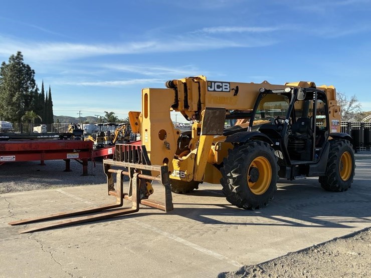 2019-jcb-512-56-image-1
