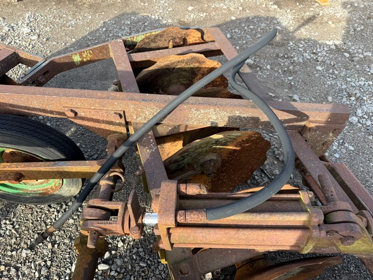 john-deere-7-image-9