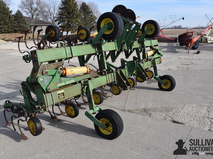 john-deere-845-image-3