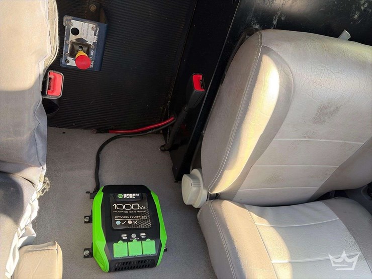 2016-peterbilt-337-image-21