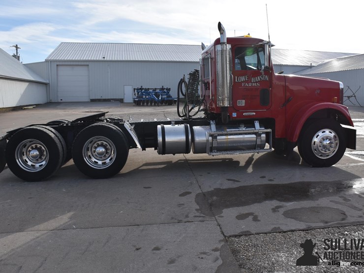 2003-freightliner-fld120-image-4