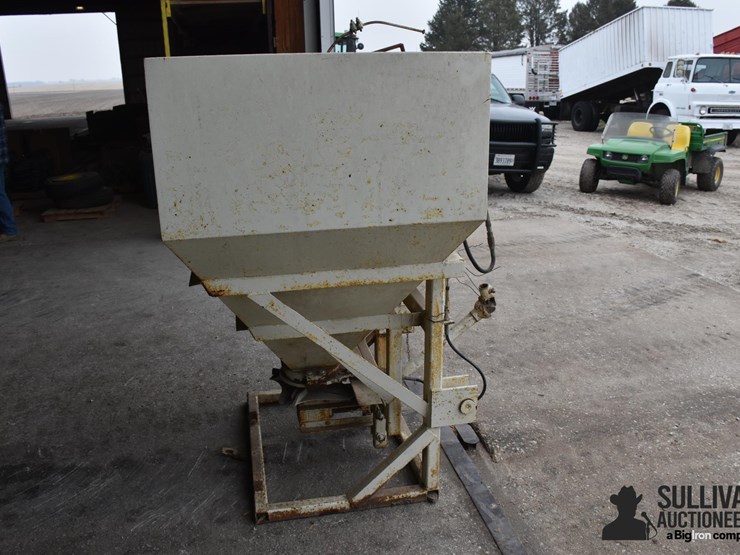 herd-sure-feed-spreader-image-8