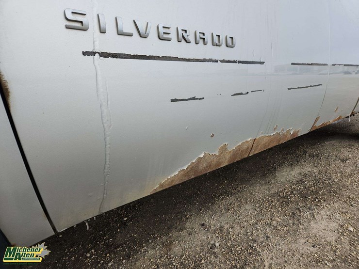 2011-chevrolet-silverado-1500-image-35