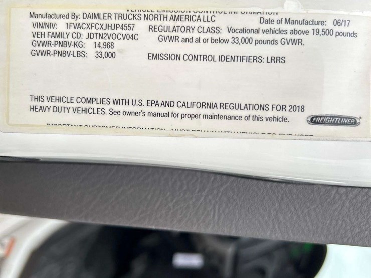 2018-freightliner-m2-106-image-5