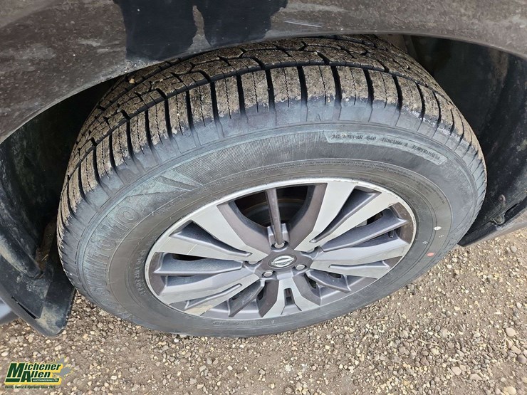 2017-nissan-pathfinder-image-13