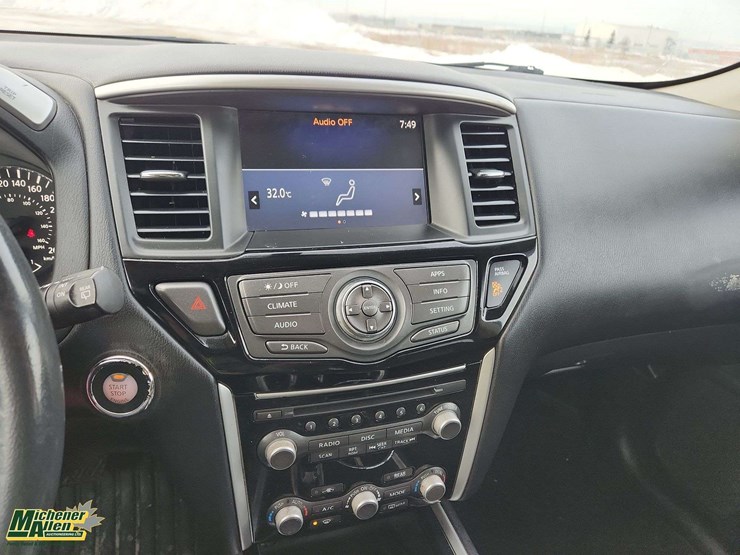 2017-nissan-pathfinder-image-22