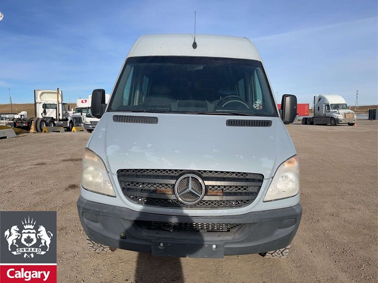 2012-mercedes-benz-sprinter-2500-image-9